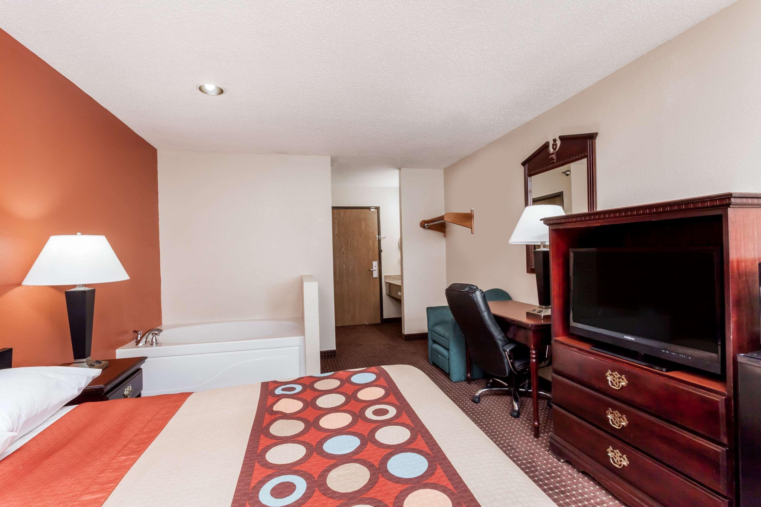 Super 8 By Wyndham Harrisburg Otel Dış mekan fotoğraf